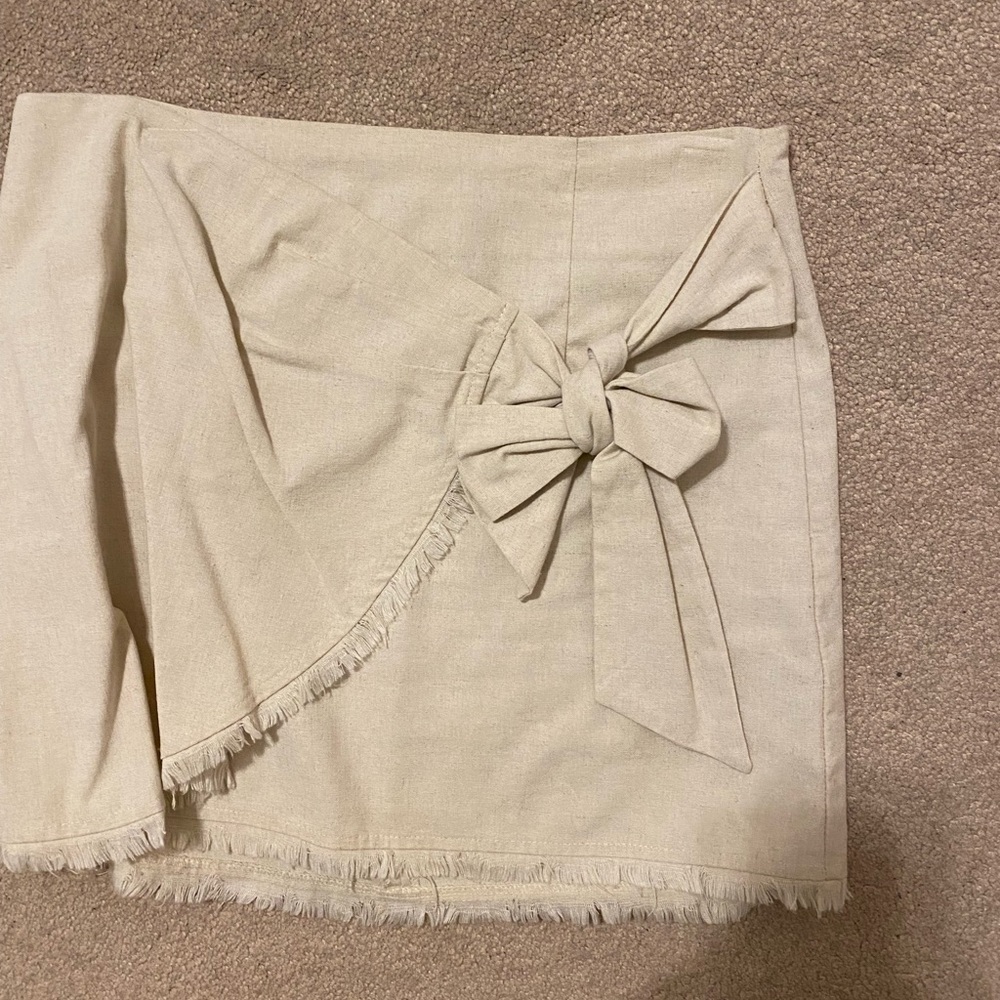 skirt - Picture 2 of 2